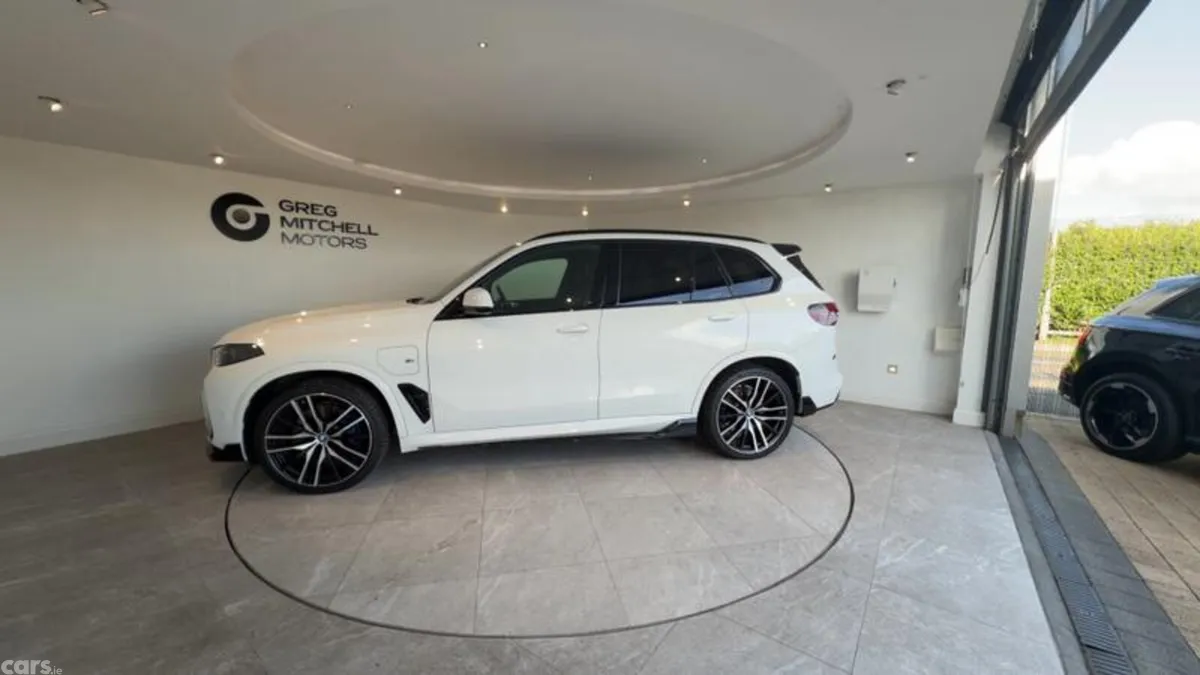 BMW X5 SUV, Petrol Hybrid, 2023, White