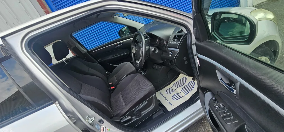 Suzuki Swift Hatchback, Petrol, 2016, Silver