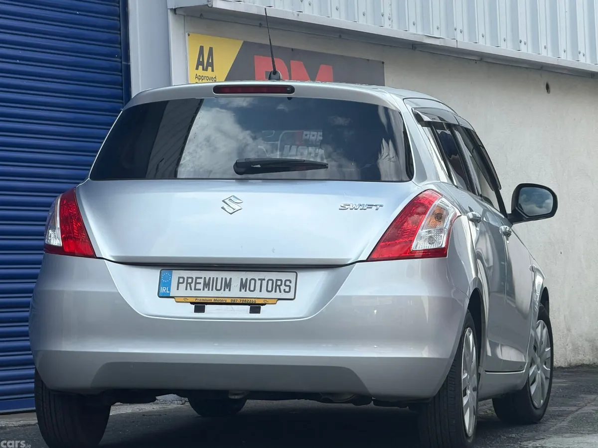 Suzuki Swift Hatchback, Petrol, 2016, Silver