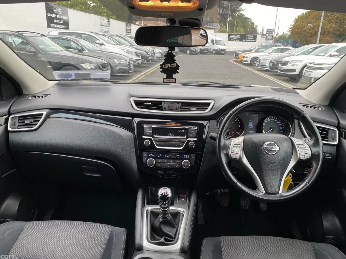 Nissan Qashqai Hatchback, Diesel, 2015, Brown
