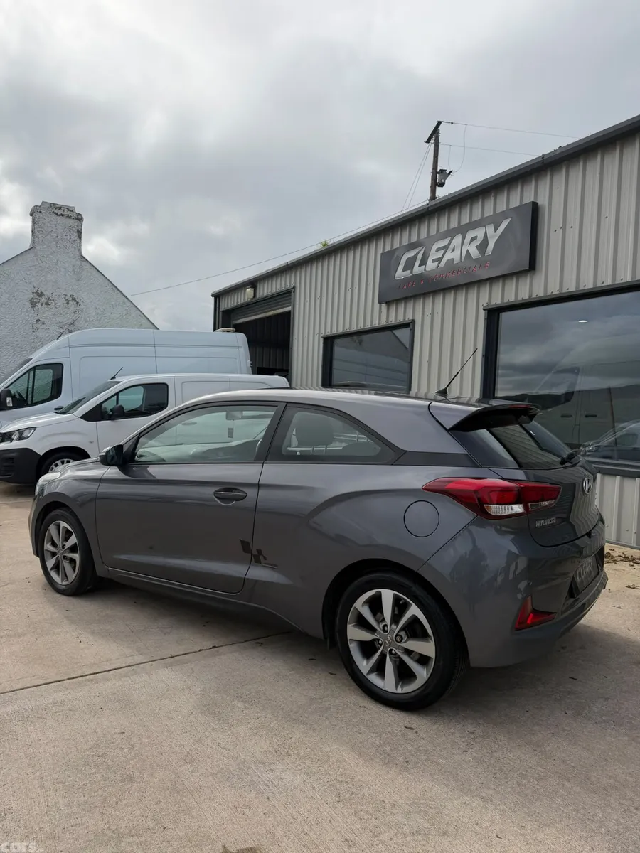 Hyundai i20 Hatchback, Petrol, 2015, Grey
