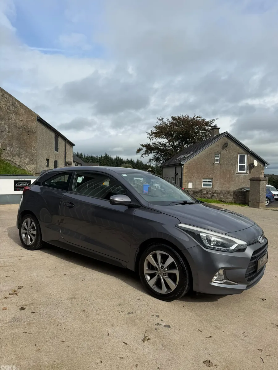 Hyundai i20 Hatchback, Petrol, 2015, Grey