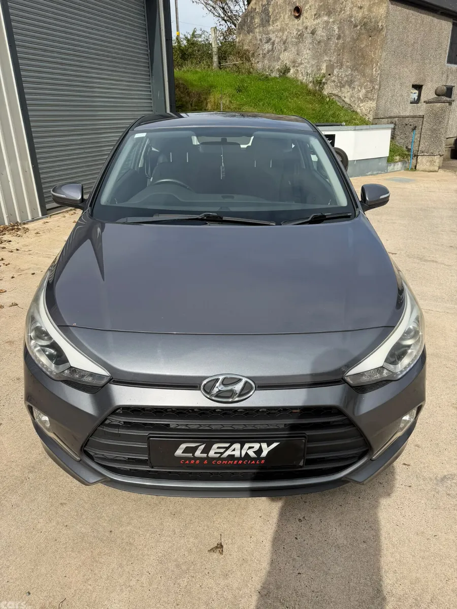 Hyundai i20 Hatchback, Petrol, 2015, Grey