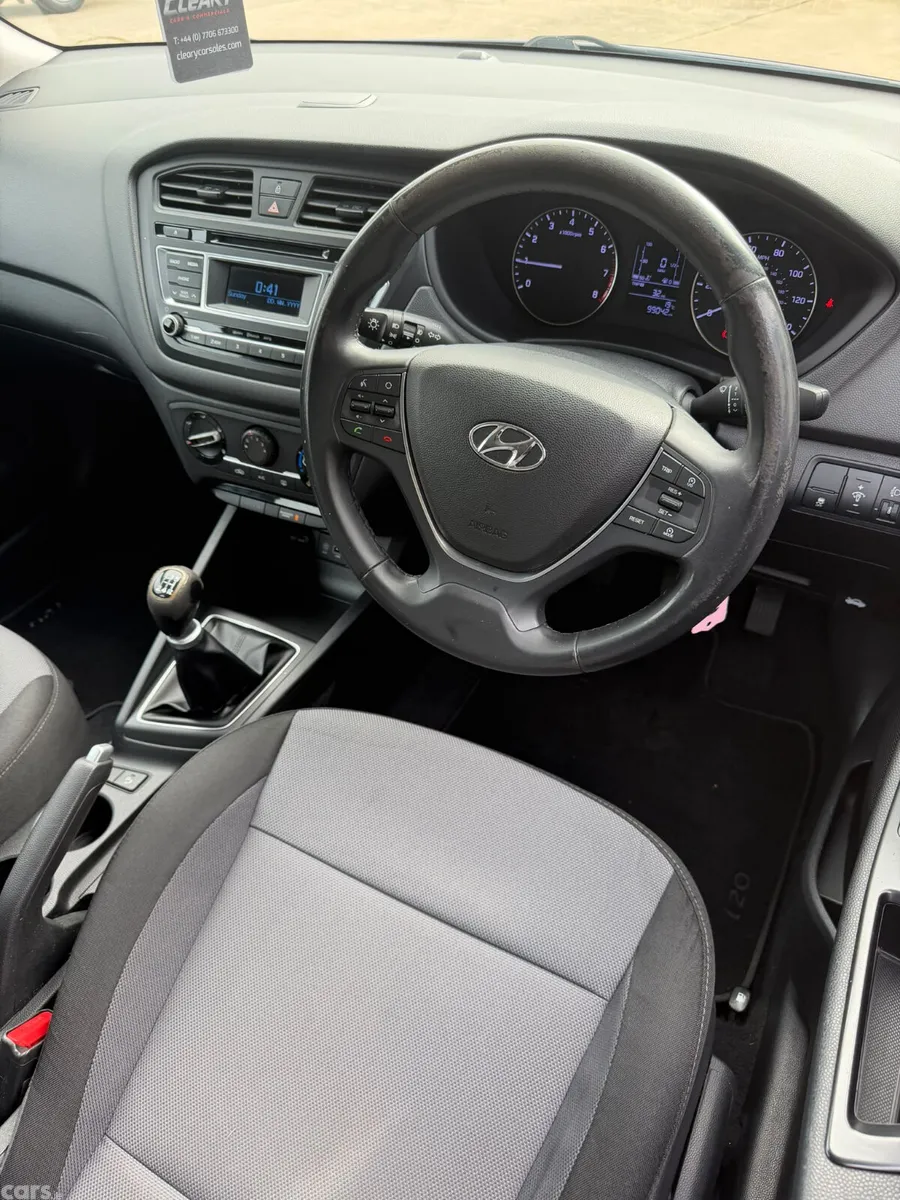 Hyundai i20 Hatchback, Petrol, 2015, Grey