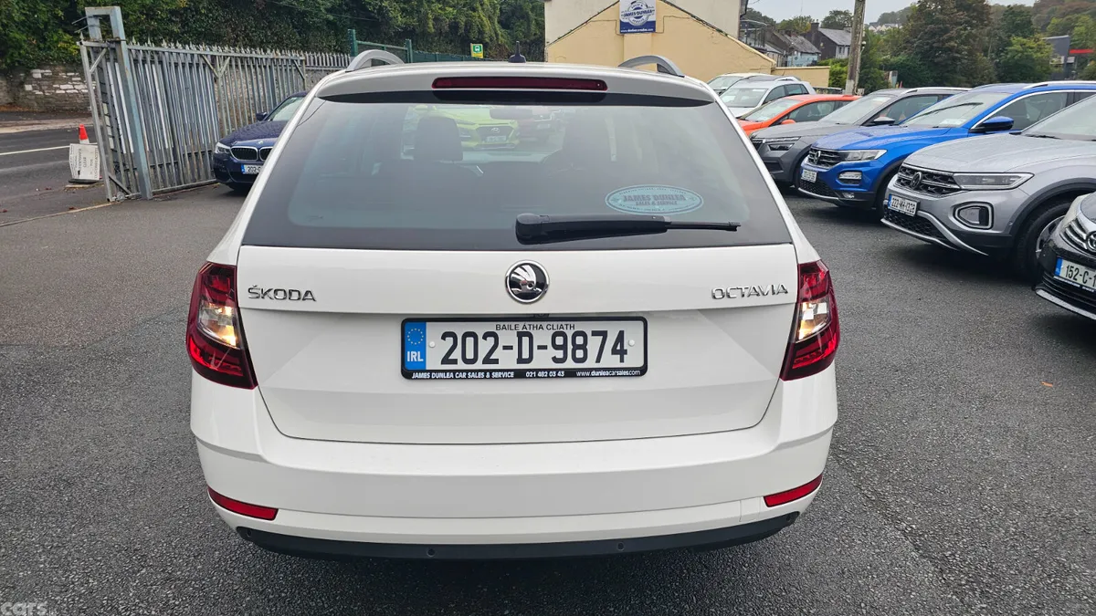 Skoda Octavia Estate, Petrol, 2020, White