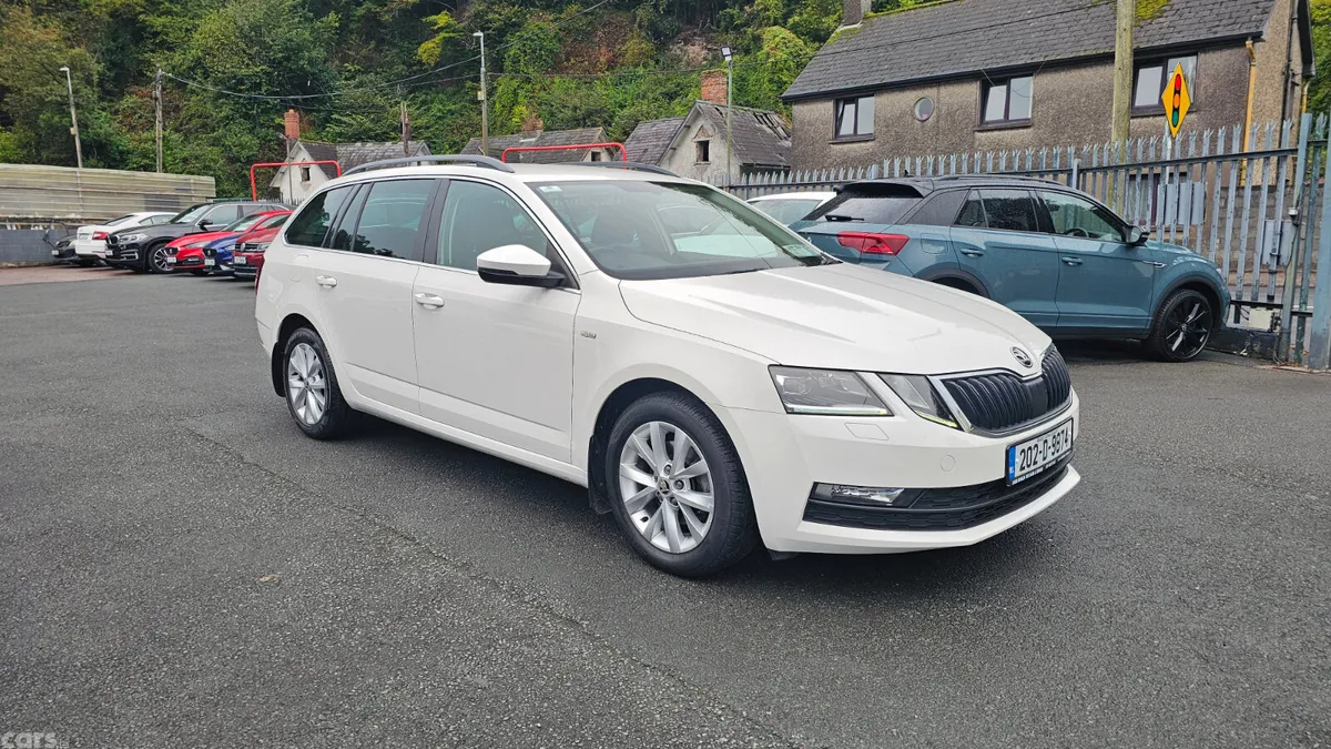 Skoda Octavia Estate, Petrol, 2020, White