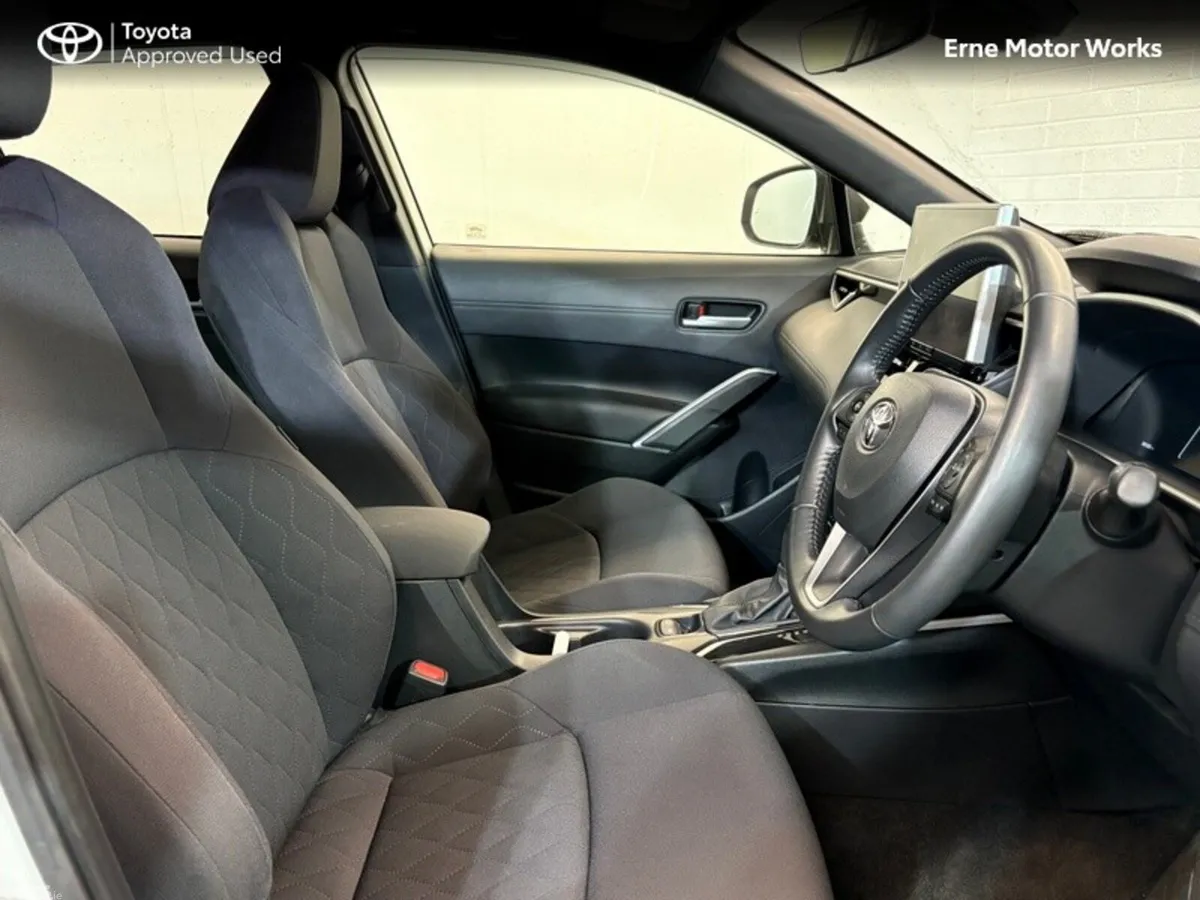 Toyota Corolla Cross Hatchback, Petrol Hybrid, 2023, White