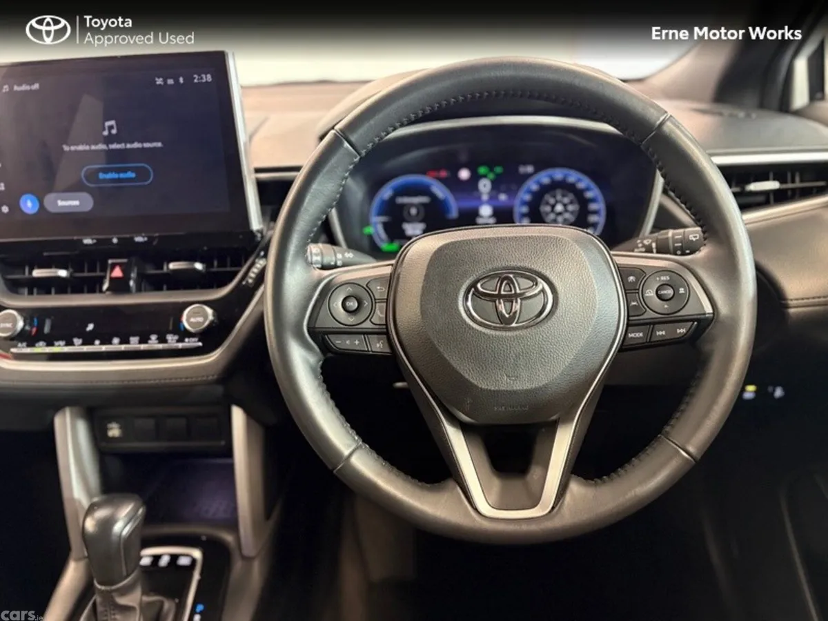 Toyota Corolla Cross Hatchback, Petrol Hybrid, 2023, White