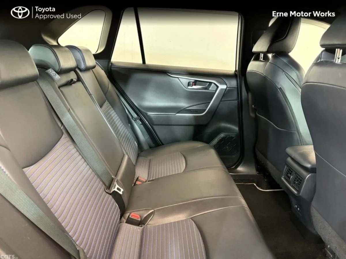 Toyota RAV4 SUV, Petrol Hybrid, 2022, White