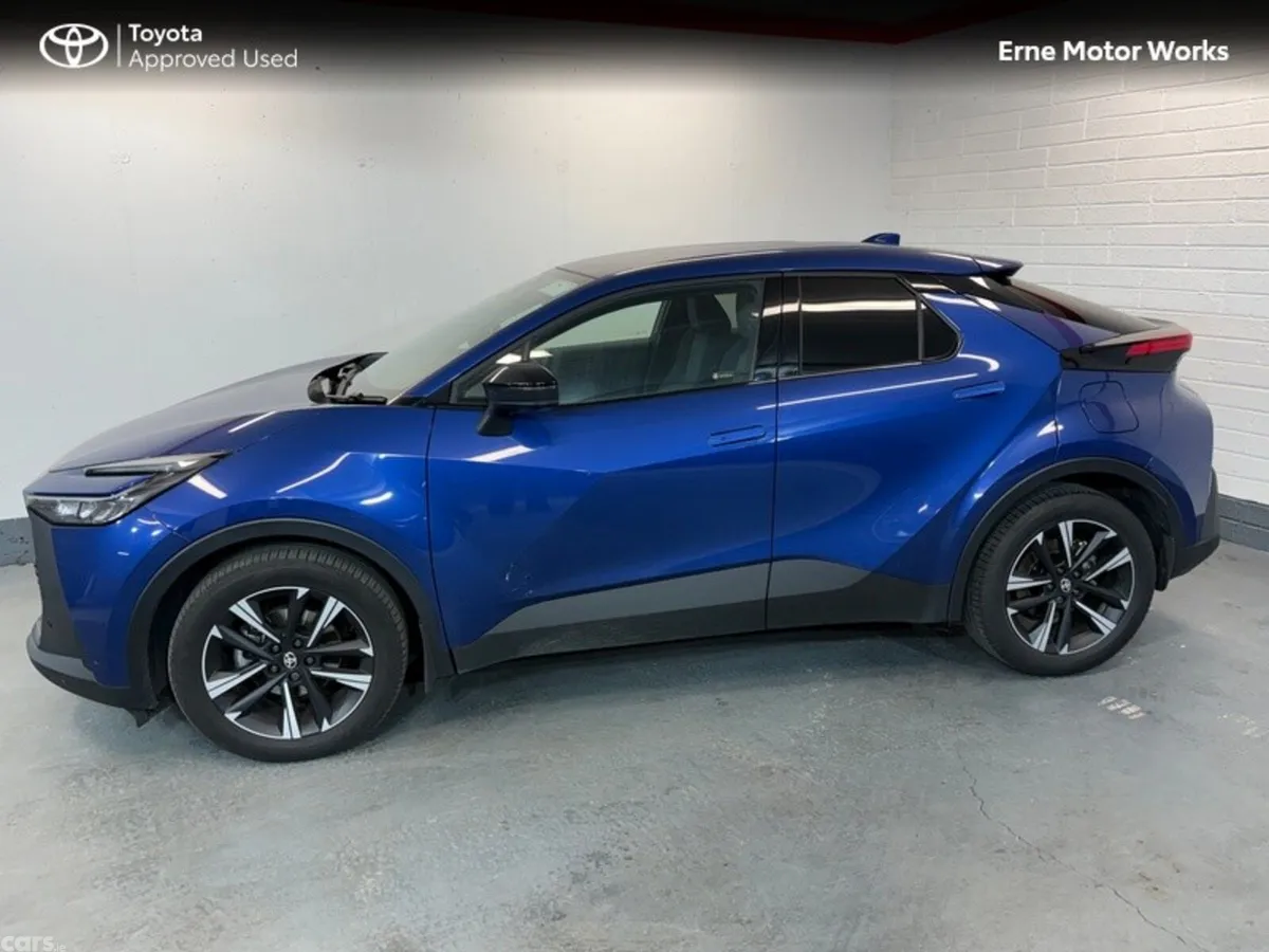 Toyota C-HR SUV, Petrol Hybrid, 2026, Blue