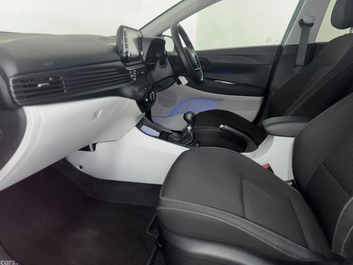 Hyundai i20 Hatchback, Petrol, 2021, Black