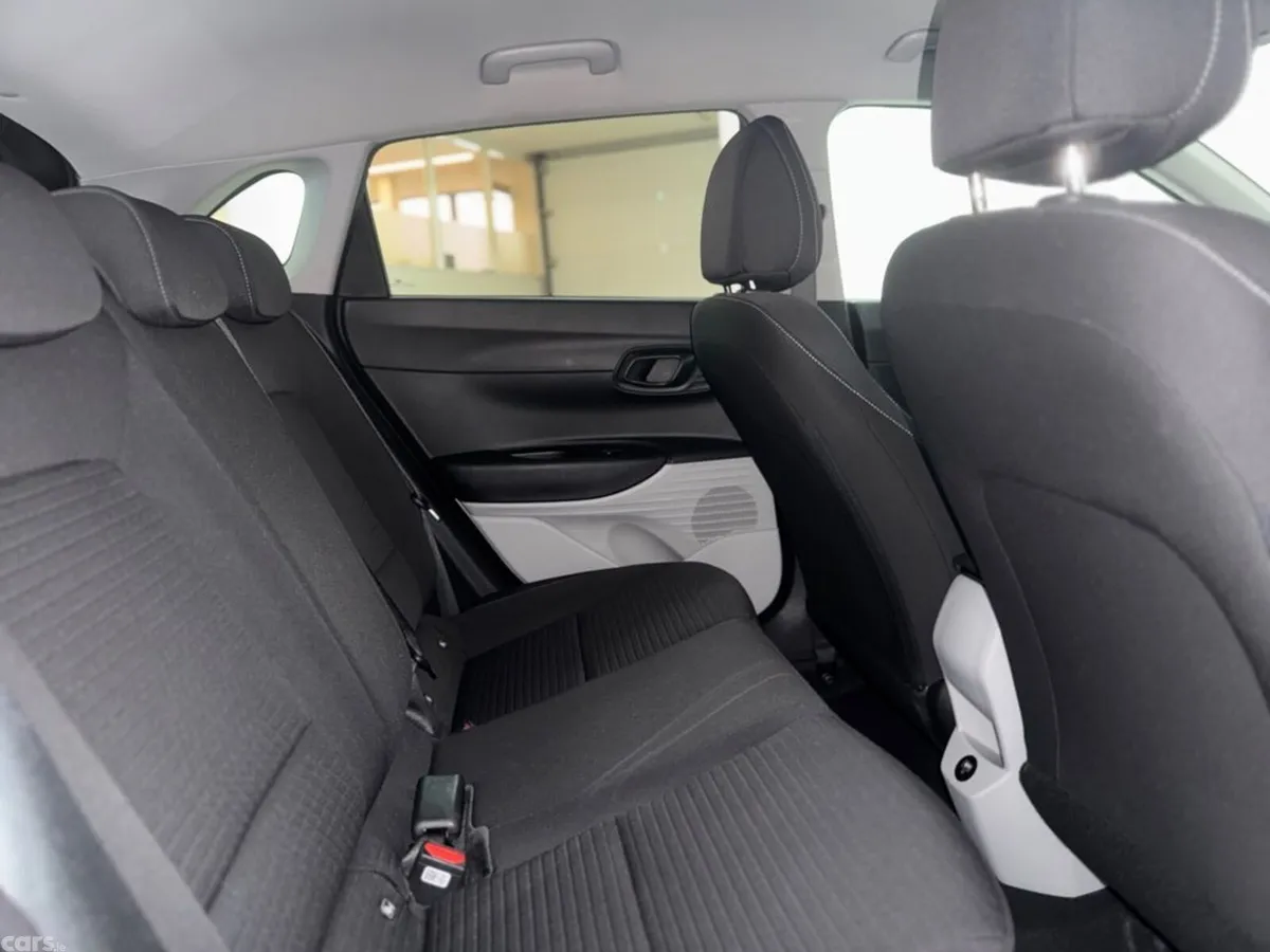 Hyundai i20 Hatchback, Petrol, 2021, Black