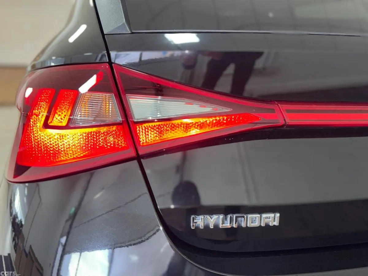 Hyundai i20 Hatchback, Petrol, 2021, Black