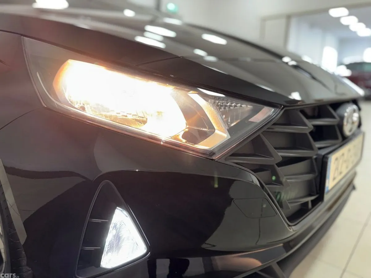 Hyundai i20 Hatchback, Petrol, 2021, Black