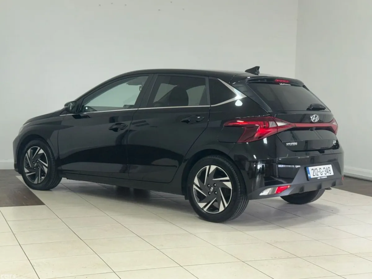 Hyundai i20 Hatchback, Petrol, 2021, Black