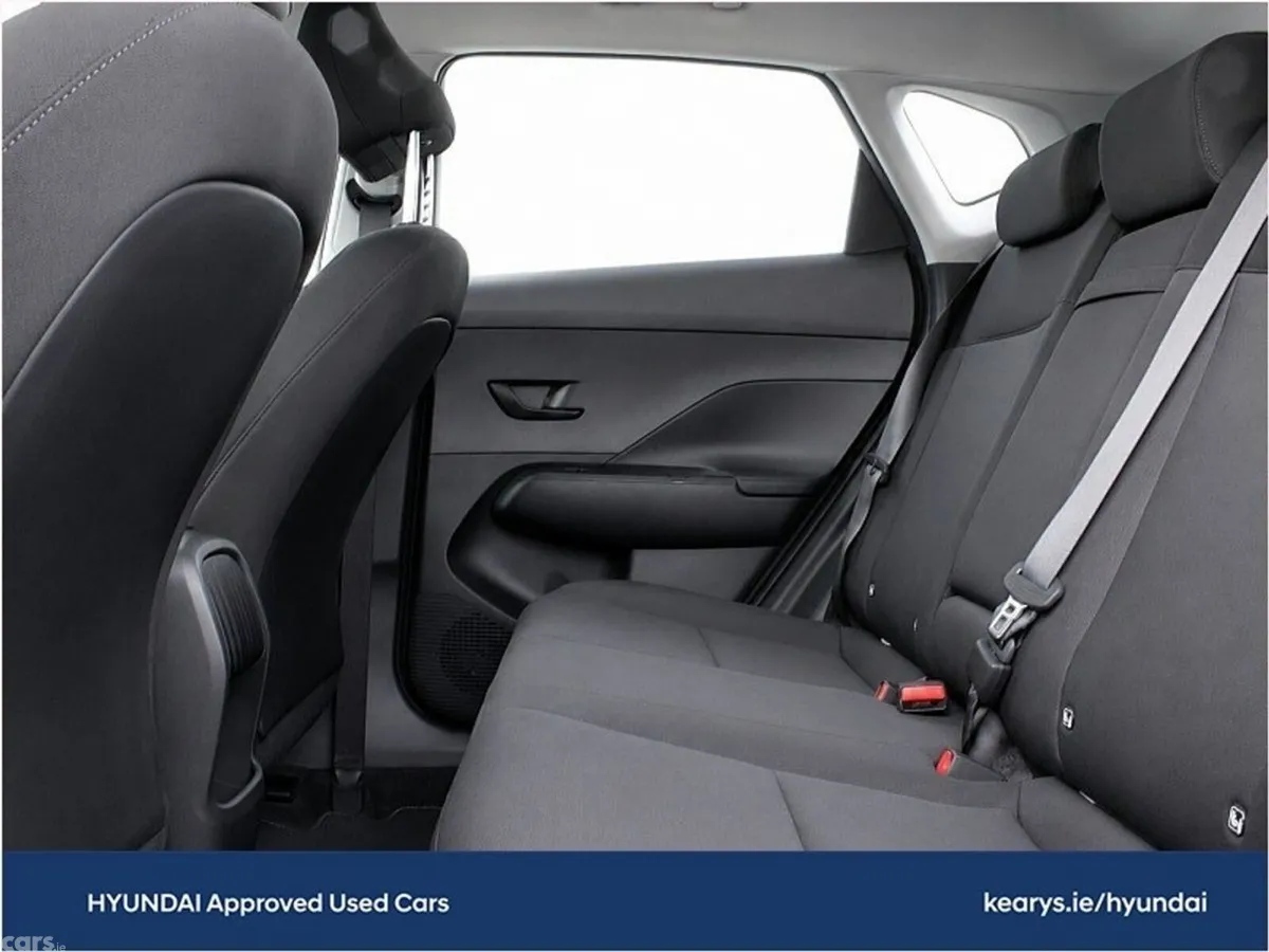 Hyundai KONA MPV, Petrol Hybrid, 2024, White