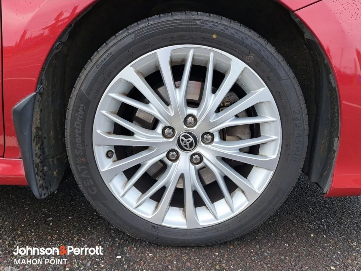 Toyota Camry Saloon, Petrol Hybrid, 2021, Red