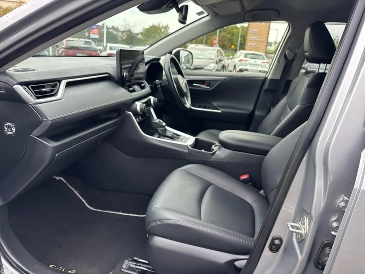 Toyota RAV4 SUV, Petrol Hybrid, 2024, Grey
