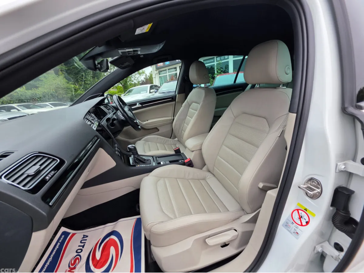 Volkswagen Golf Hatchback, Diesel, 2019, White