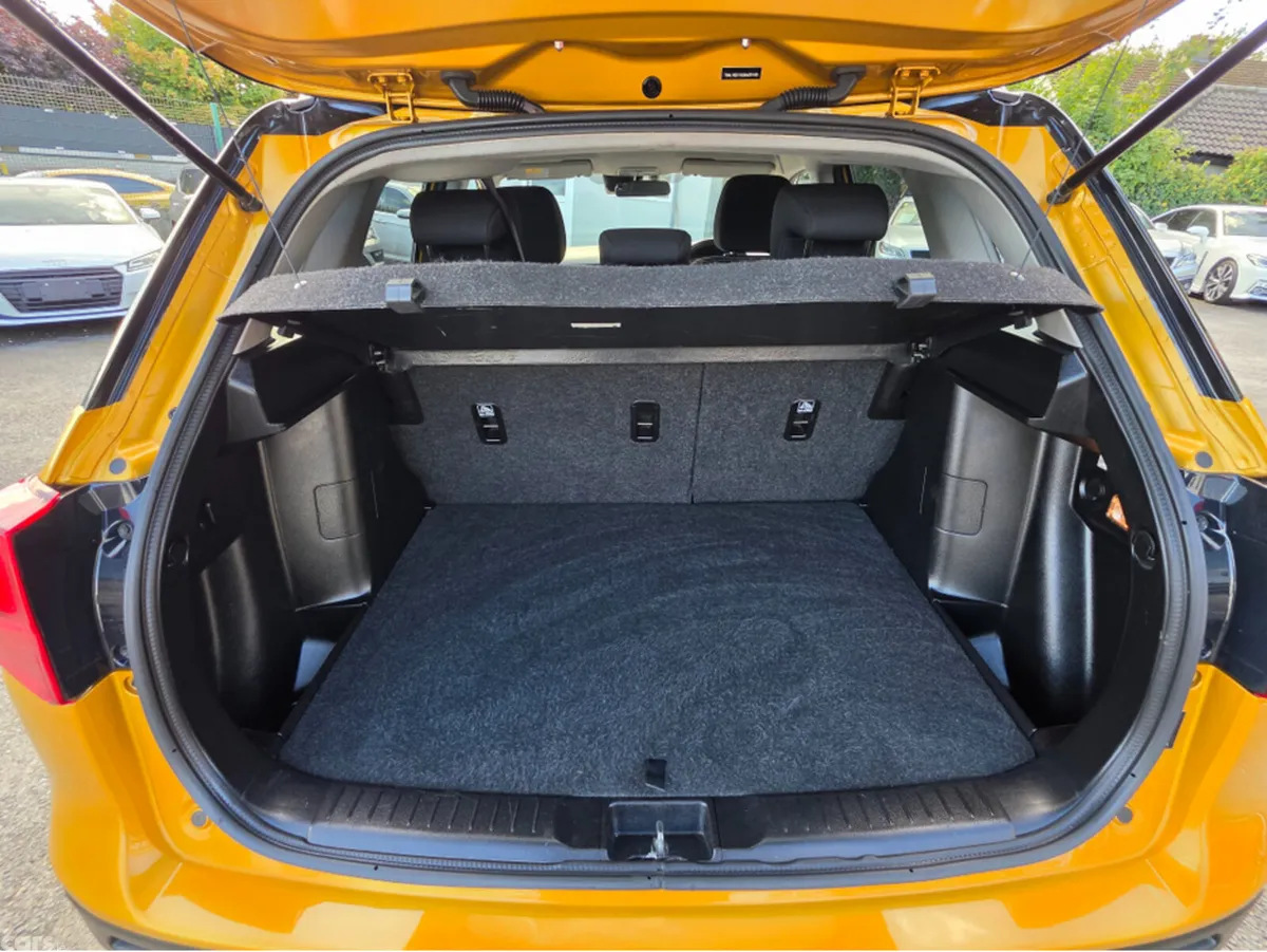 Suzuki Vitara SUV, Petrol, 2021, Gold