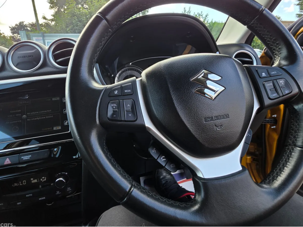 Suzuki Vitara SUV, Petrol, 2021, Gold
