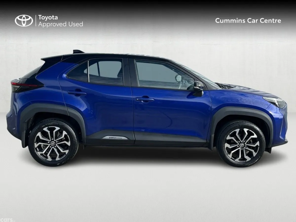 Toyota Yaris Cross Hatchback, Petrol Hybrid, 2024, Blue