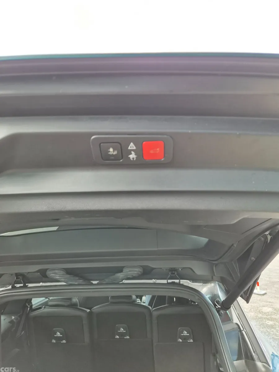 Peugeot 5008 MPV, Diesel, 2018, Blue