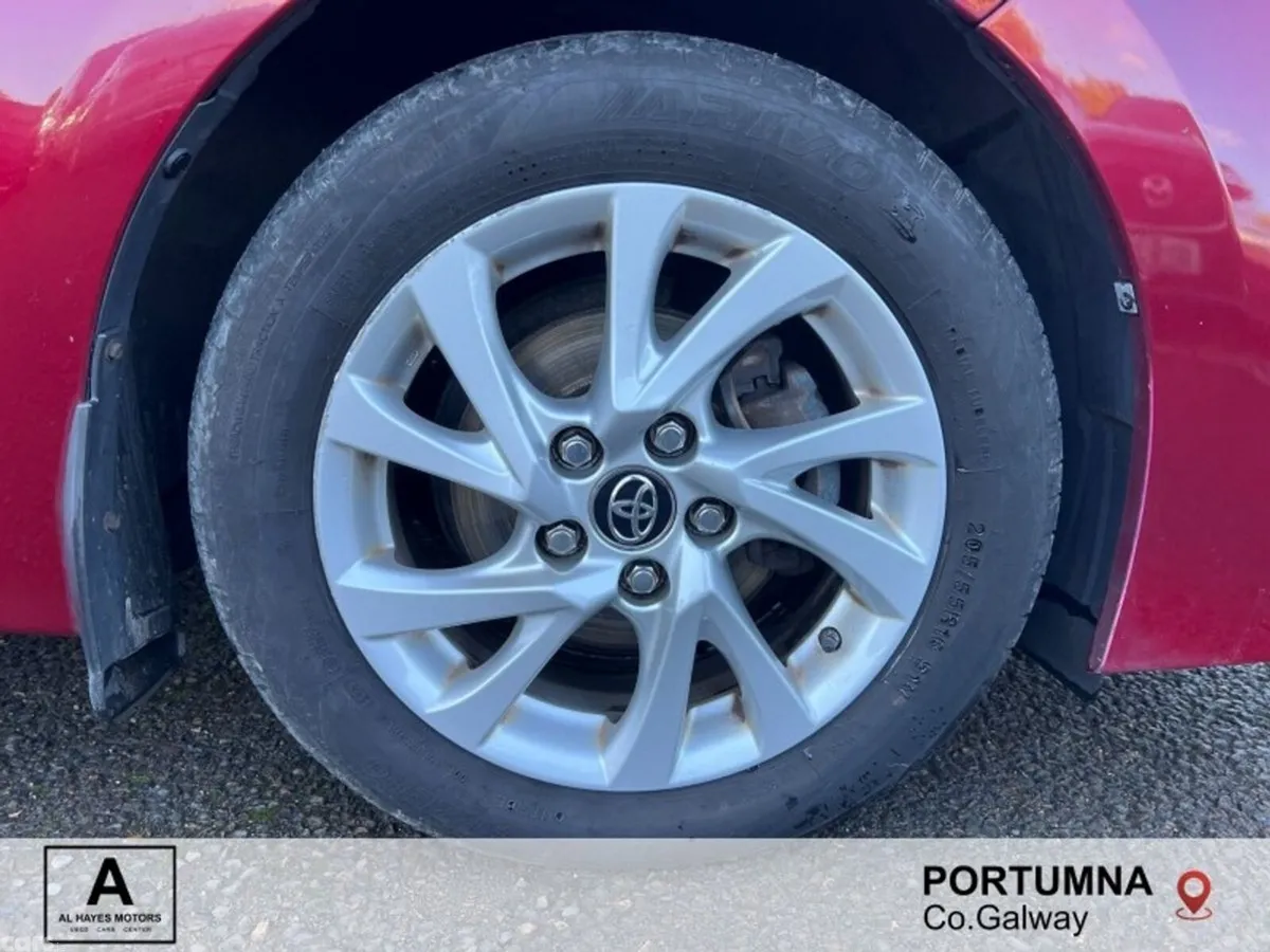 Toyota Corolla Saloon, Diesel, 2018, Red