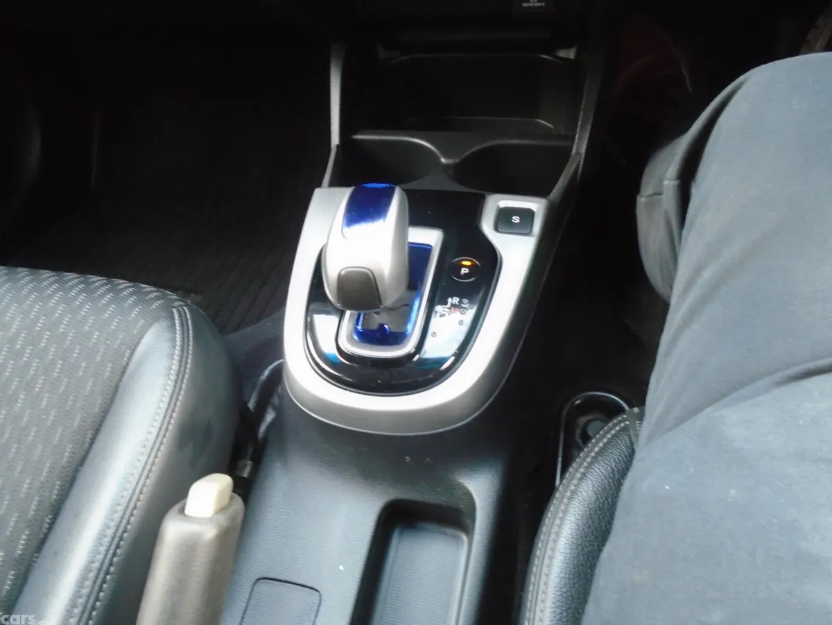 Honda Fit Hatchback, Petrol Hybrid, 2015, Blue