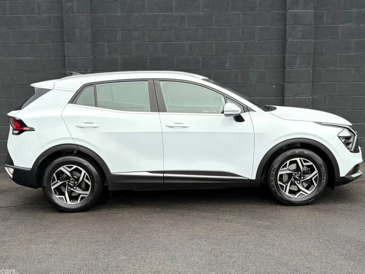 Kia Sportage MPV, Diesel, 2022, White