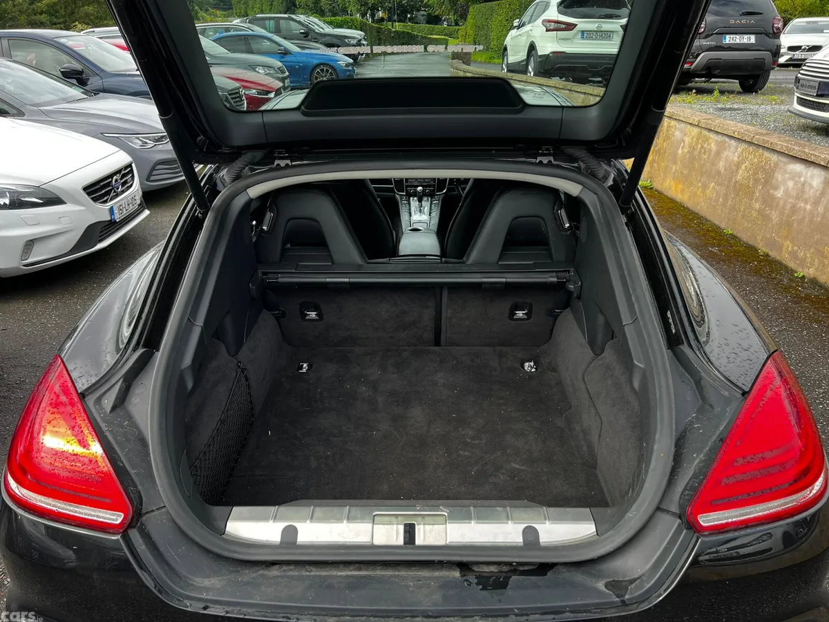 Porsche Panamera Hatchback, Petrol Plug-in Hybrid, 2014, Black