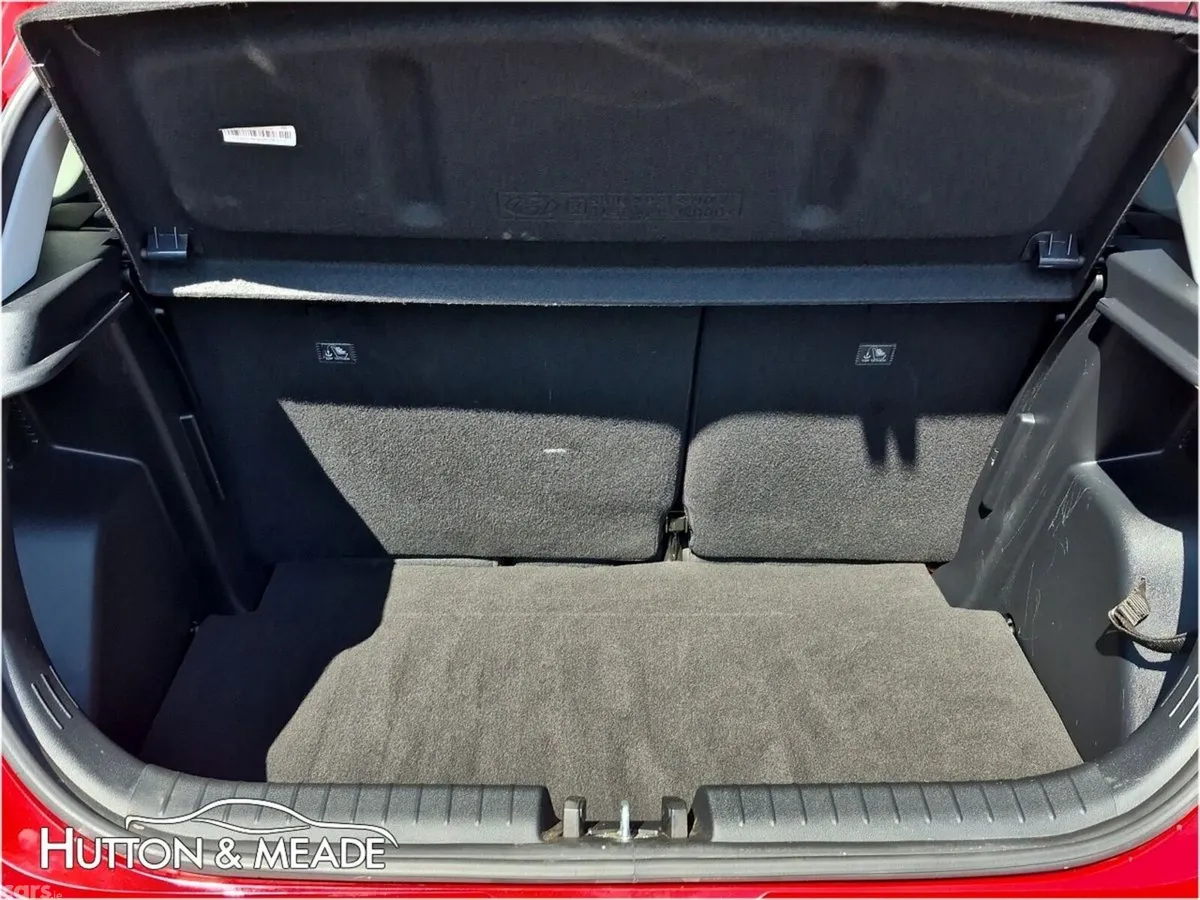 Hyundai i20 Hatchback, Petrol, 2024, Red