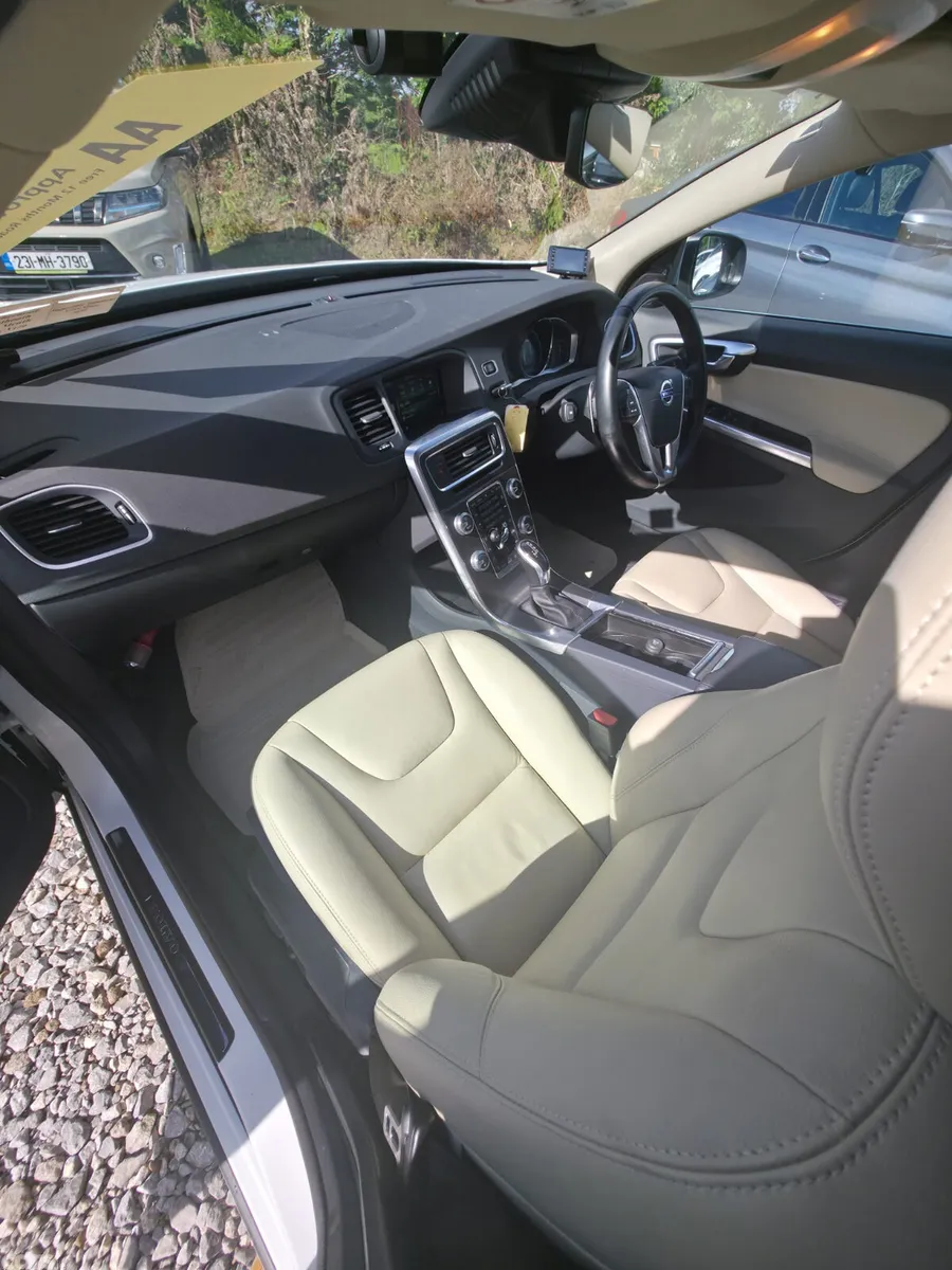 Volvo S60 Saloon, Diesel, 2016, White