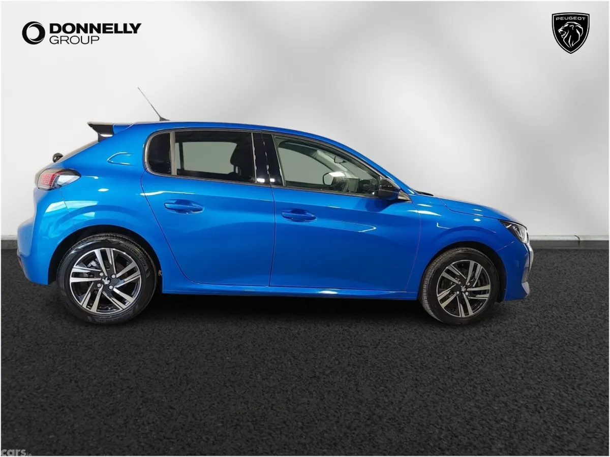 Peugeot 208 Hatchback, Petrol, 2023, Blue