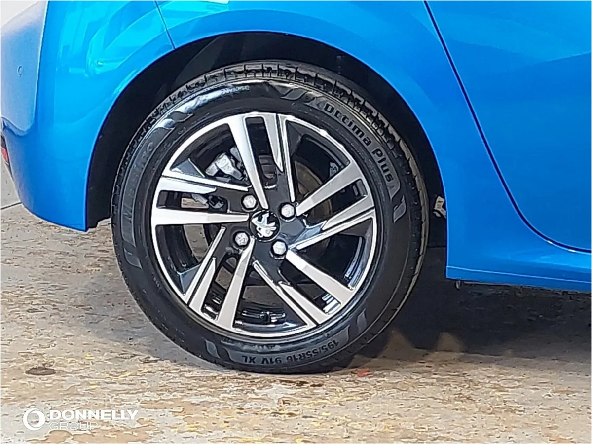 Peugeot 208 Hatchback, Petrol, 2023, Blue