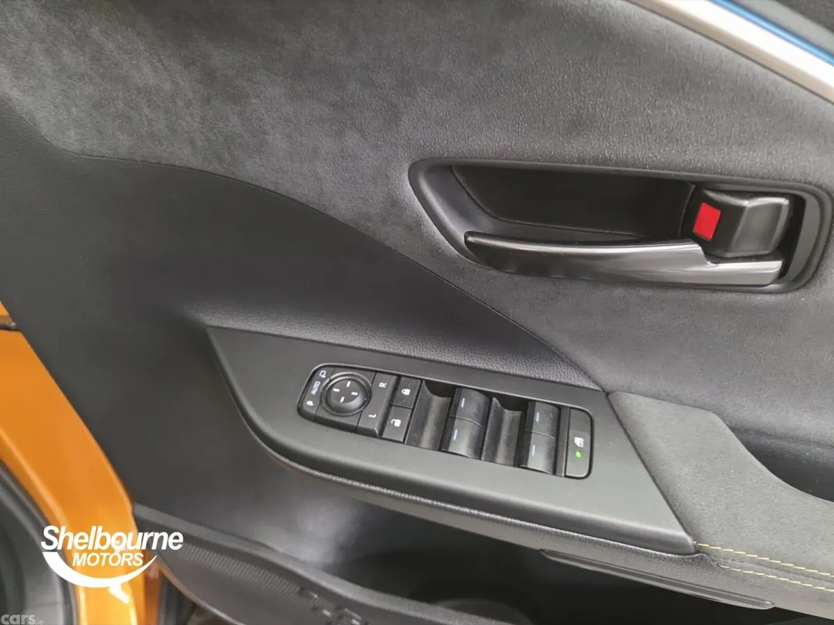 Toyota C-HR Hatchback, 2024, 
