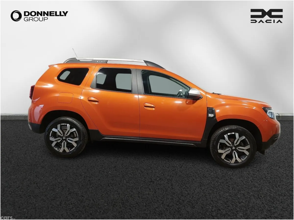 Dacia Duster Estate, Petrol, 2023, Orange