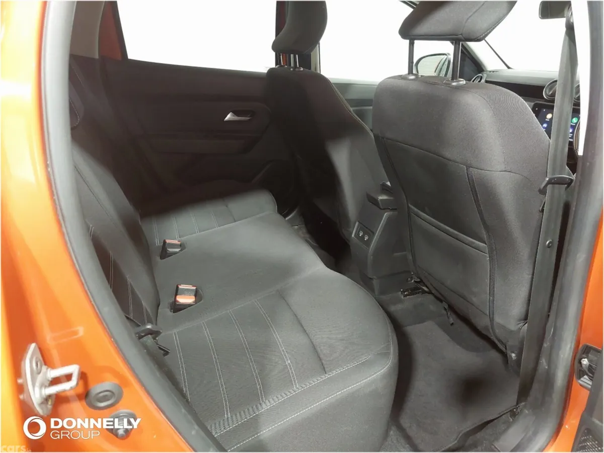 Dacia Duster Estate, Petrol, 2023, Orange