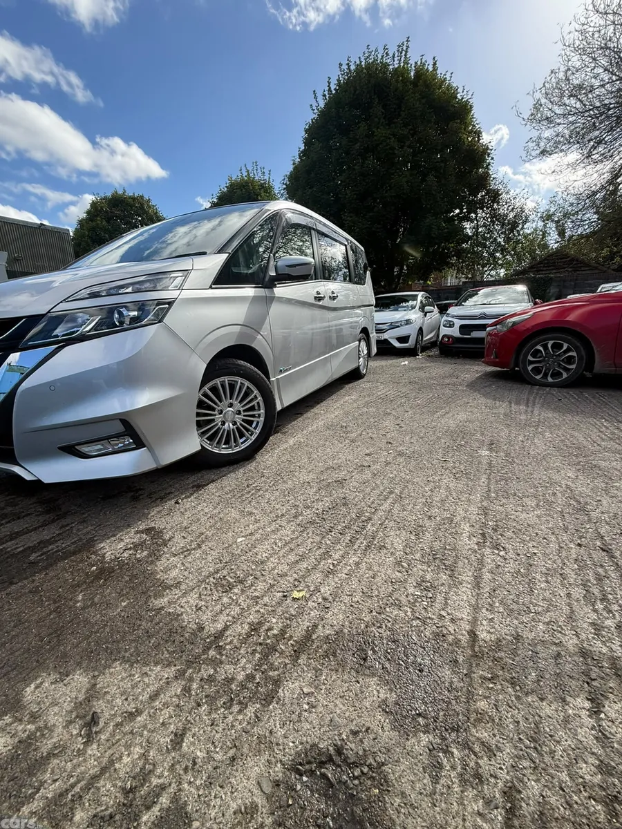Nissan Serena MPV, Petrol Hybrid, 2017, Silver