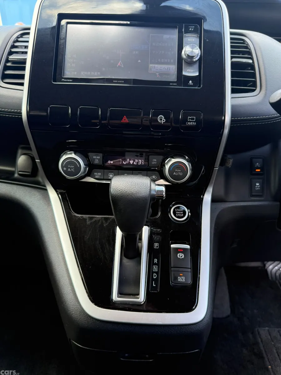 Nissan Serena MPV, Petrol Hybrid, 2017, Silver