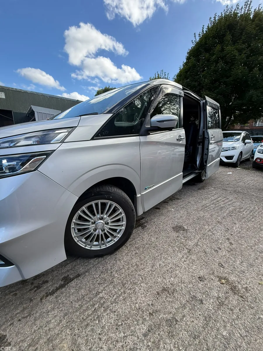 Nissan Serena MPV, Petrol Hybrid, 2017, Silver