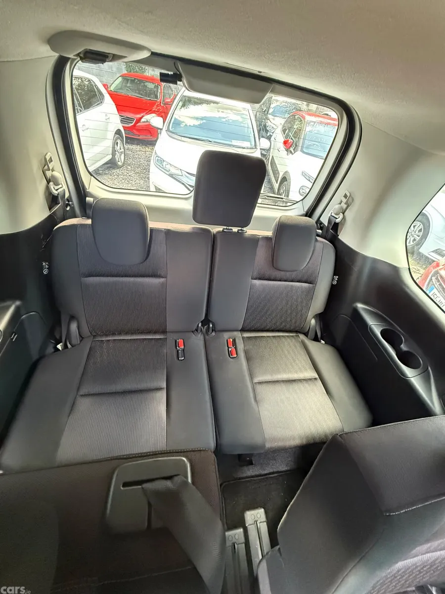 Nissan Serena MPV, Petrol Hybrid, 2017, Silver