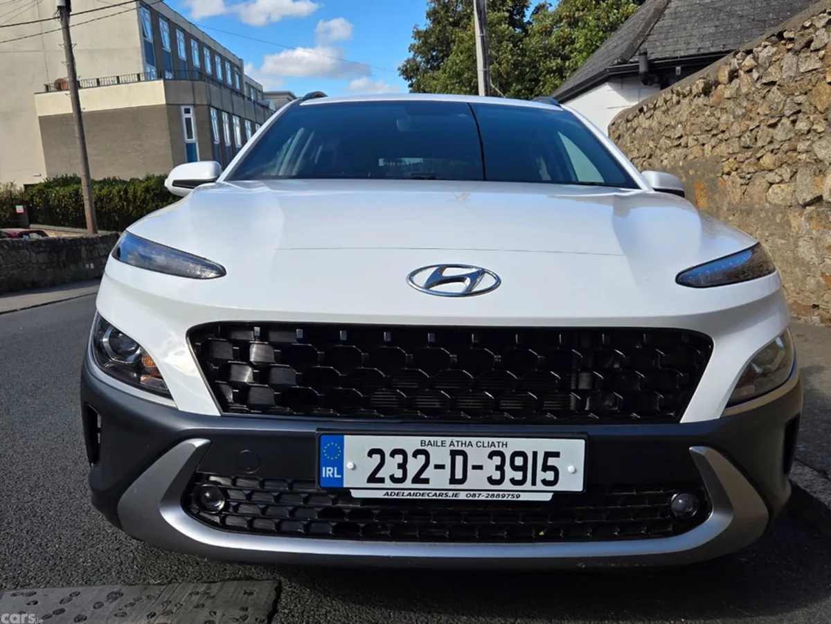 Hyundai KONA MPV, Petrol, 2023, White