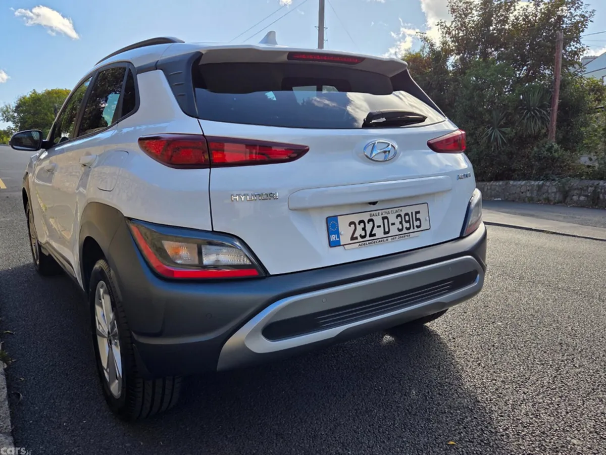 Hyundai KONA MPV, Petrol, 2023, White