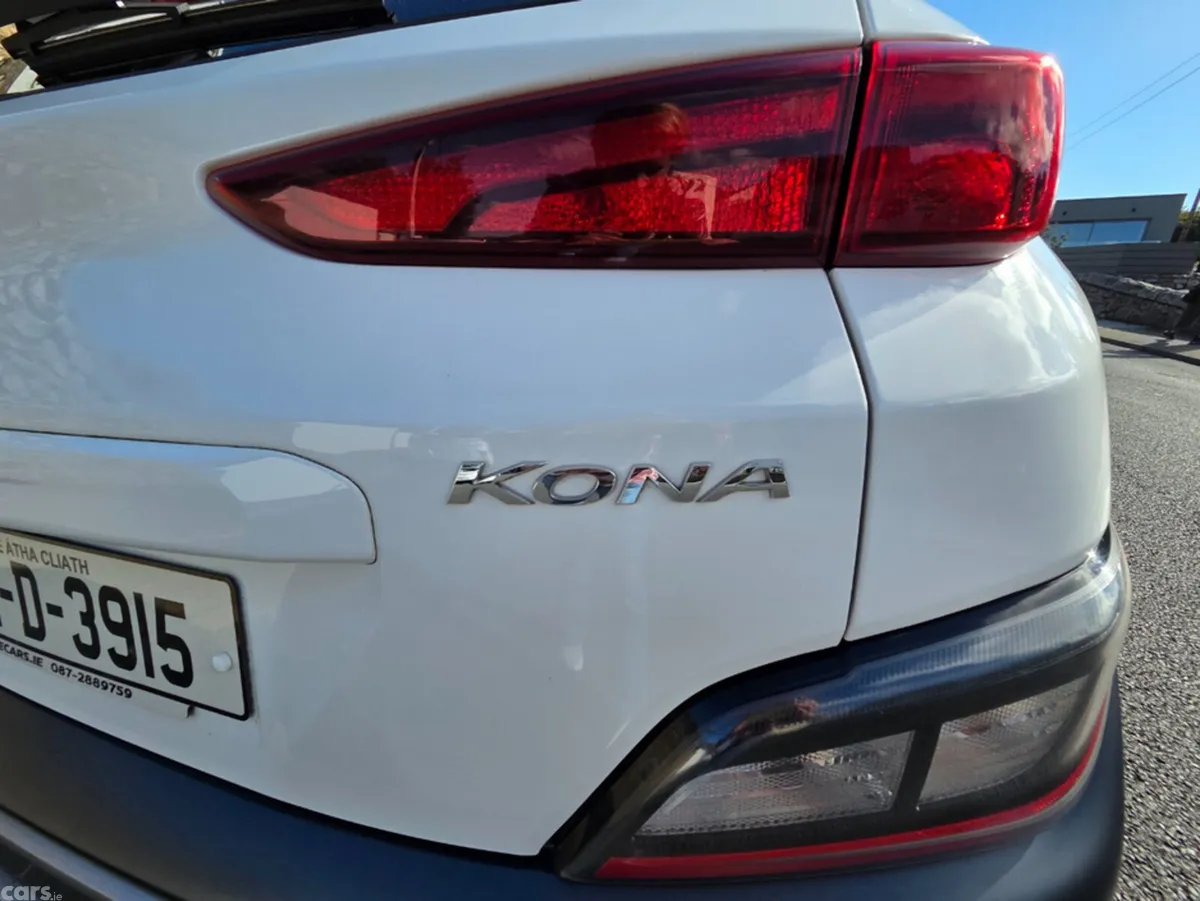 Hyundai KONA MPV, Petrol, 2023, White