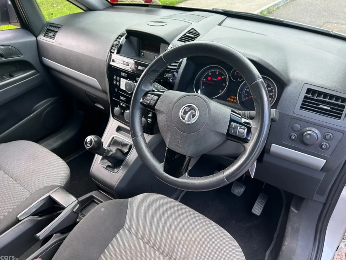 Vauxhall Zafira MPV, Diesel, 2013, Silver