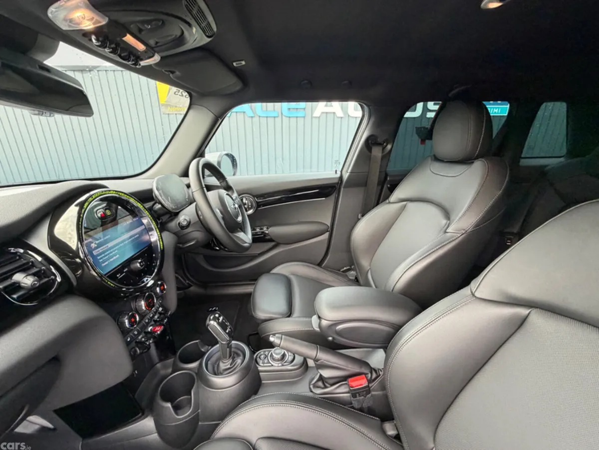 Mini Cooper Hatchback, Diesel, 2022, Grey