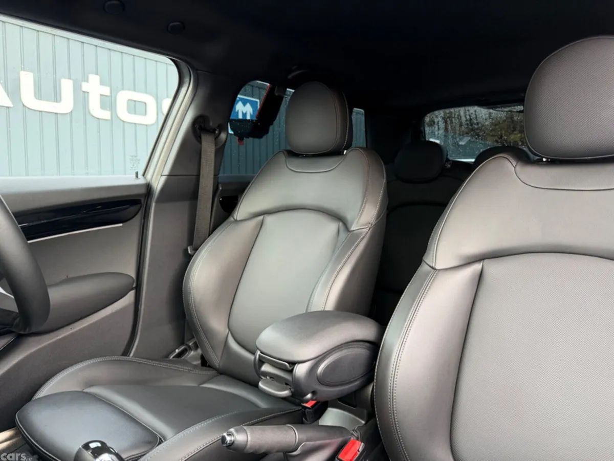 Mini Cooper Hatchback, Diesel, 2022, Grey