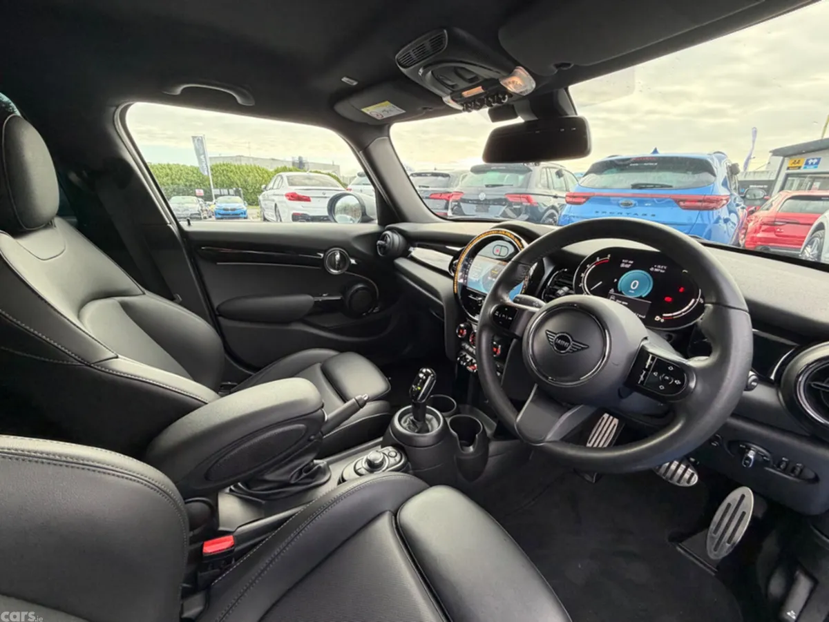 Mini Cooper Hatchback, Diesel, 2022, Grey