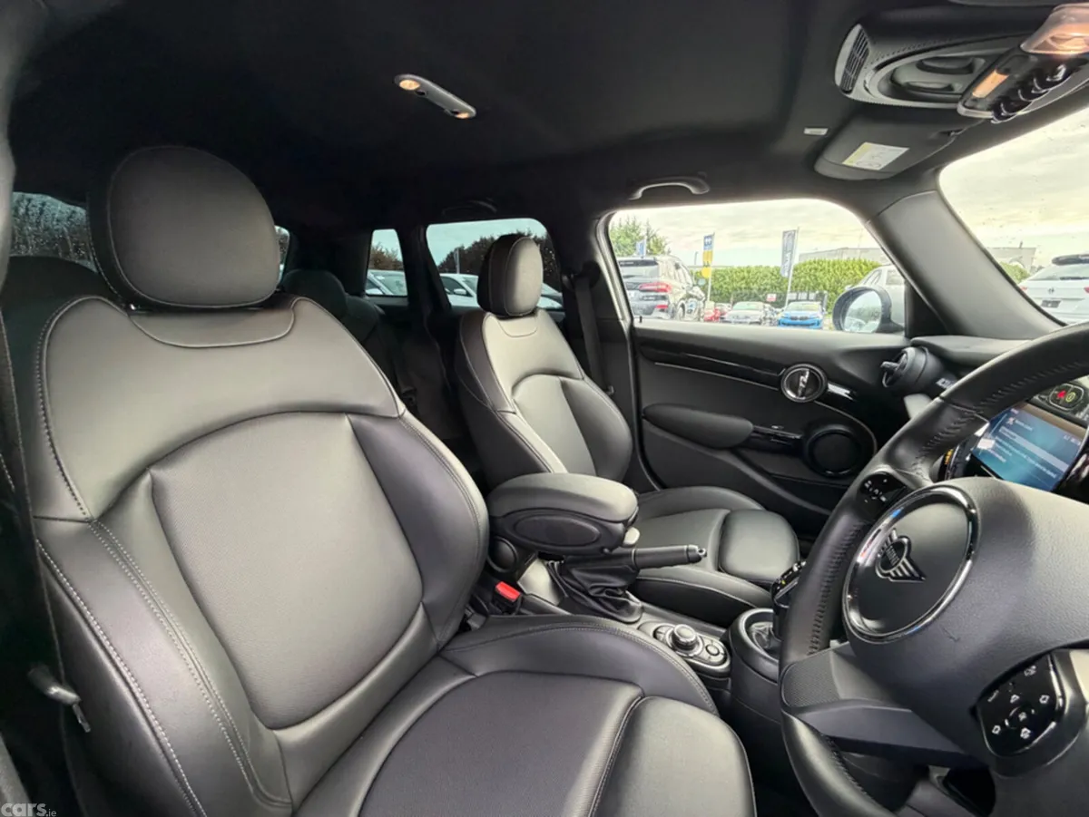 Mini Cooper Hatchback, Diesel, 2022, Grey